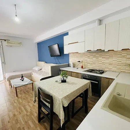 And Boulevard Perfect For Your Holiday! * Vlorë